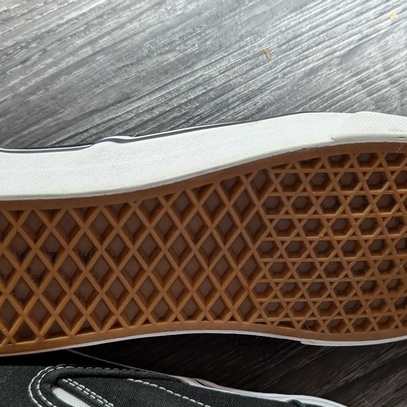 Black VANS slip on - Picture 3 of 4